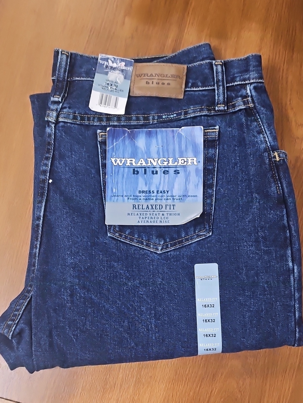 Wrangler Men's Relaxed Fit Dark Blue Jeans